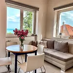 度假居 Belvarosi Haz Gyoenyoeru Panoramaval 巴拉顿诺尔马迪