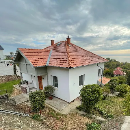 Belvárosi Ház Gyönyörű Panorámával Balatonalmádi